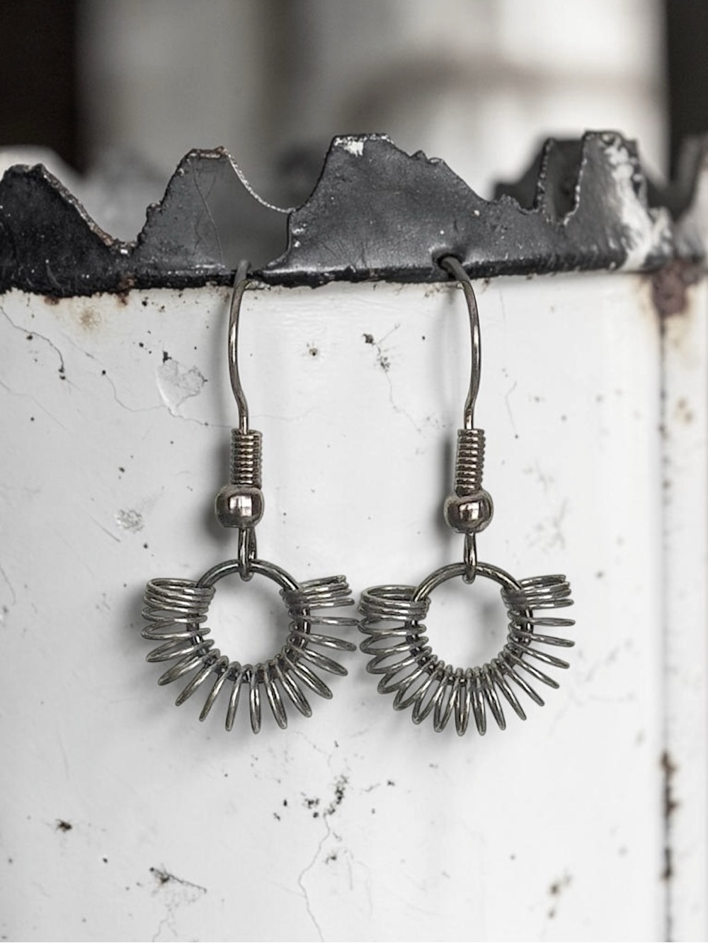 5 For $25💫Alternative Gunmetal Coiled Spring Dangles Earrings